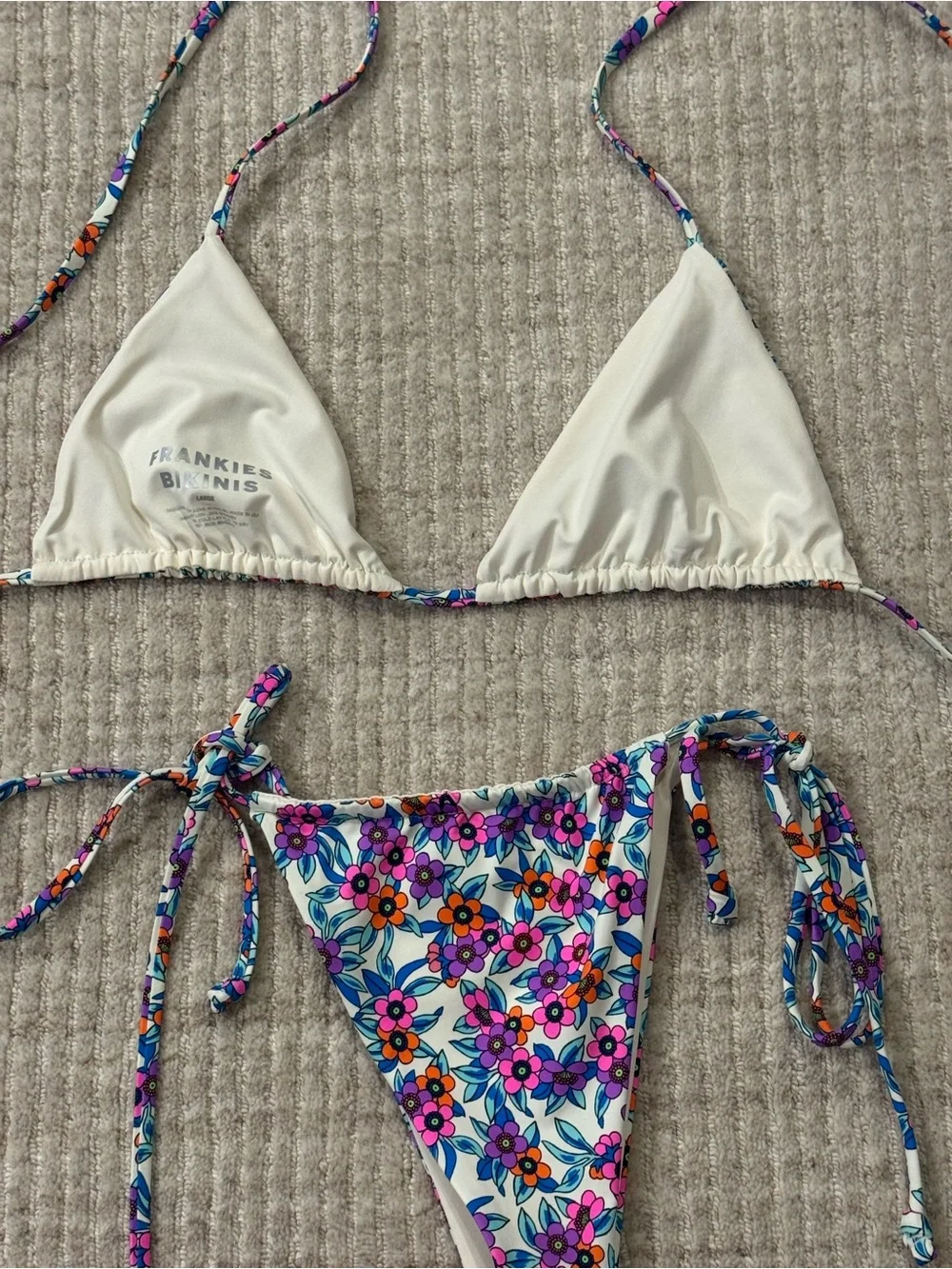 Frankie's Bikinis ✨Rare Print 🌺 White Floral String Bikini